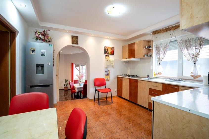 Casă individuală cu 4 camere cu Canalizare în Sântandrei