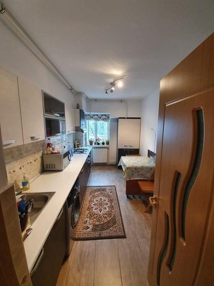 Apartament cu 2 camere decomandat în E3