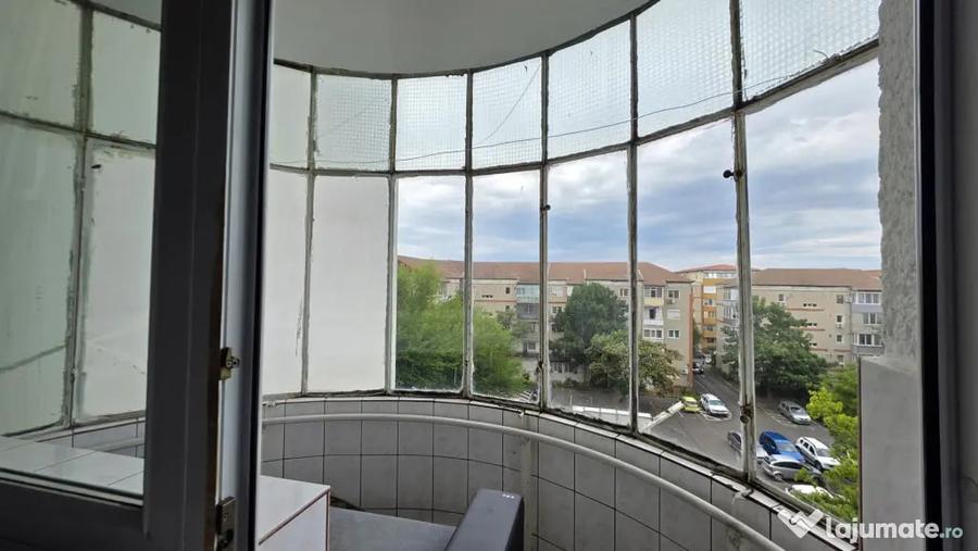 Garsonieră decomandată în Soarelui