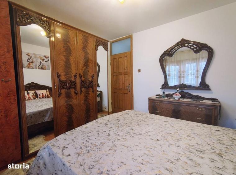 Apartament cu 3 camere decomandat în Albești
