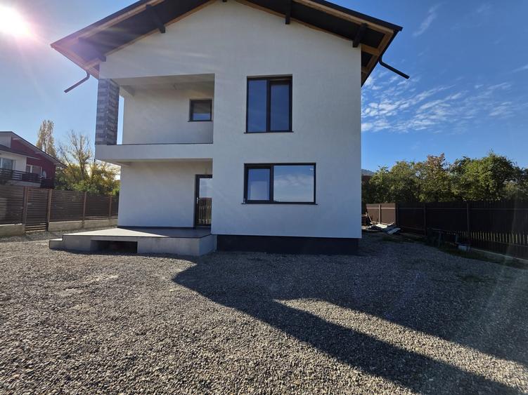 Casă individuală cu 5 camere cu Canalizare în Electroprecizia