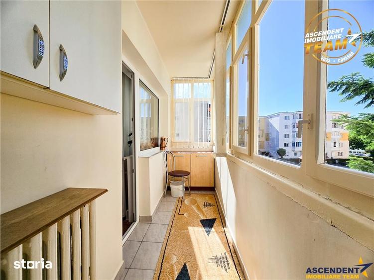 Apartament cu 4 camere, mobilat în Central