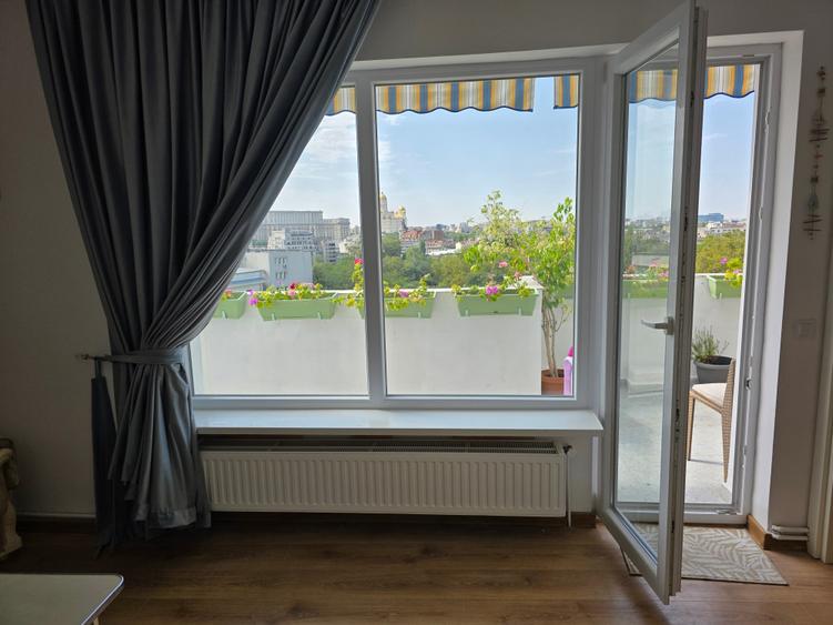 Apartament cu 3 camere semidecomandat în Cișmigiu