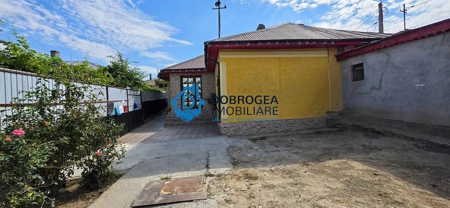 Casă cu 4 camere cu Teren 228 Mp în Păcii