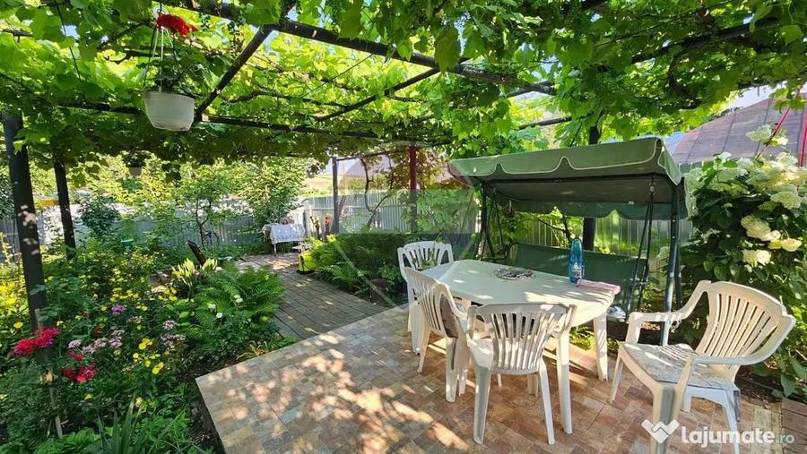Casă cu 3 camere cu Teren 1043 Mp în Dochia