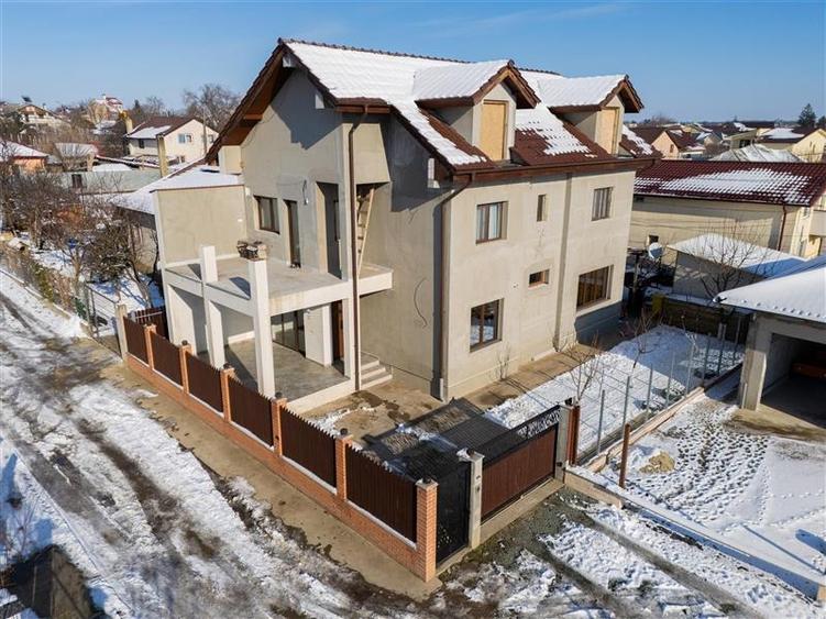 Casă individuală cu 5 camere cu Canalizare în Valu lui Traian