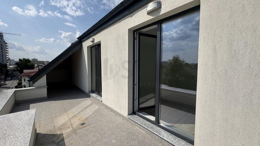 Apartament cu 3 camere decomandat în Bucur Obor
