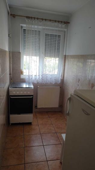 Apartament cu 2 camere nedecomandat în 14 Mai
