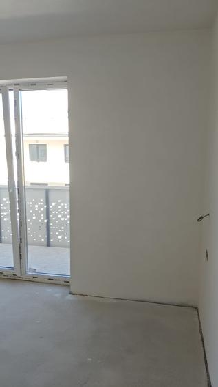 Apartament cu 3 camere semidecomandat în Apahida