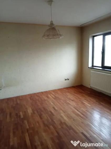 Casă cu 4 camere cu Teren 500 Mp în Bd. Coșbuc