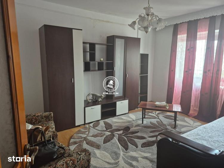 Apartament cu 3 camere decomandat în Păcurari — fotografia 1
