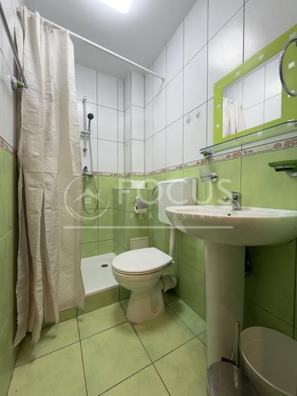 Apartament cu 3 camere semidecomandat, mobilat în Ștefan cel Mare