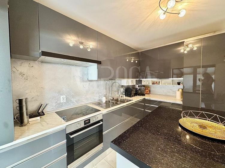 Duplex cu 4 camere cu Canalizare în Florești