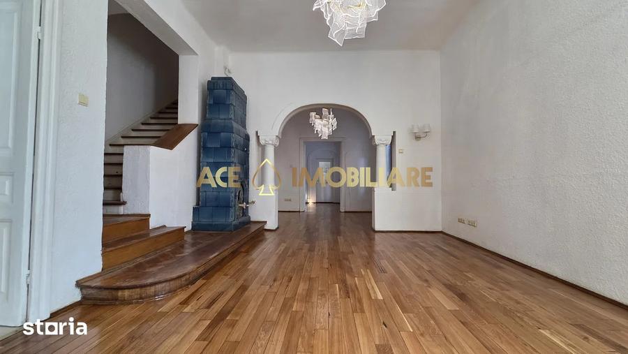 Casă individuală cu 16 camere cu Canalizare în Foișorul de Foc