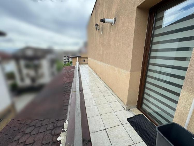 Apartament cu 2 camere semidecomandat, mobilat în Bună Ziua