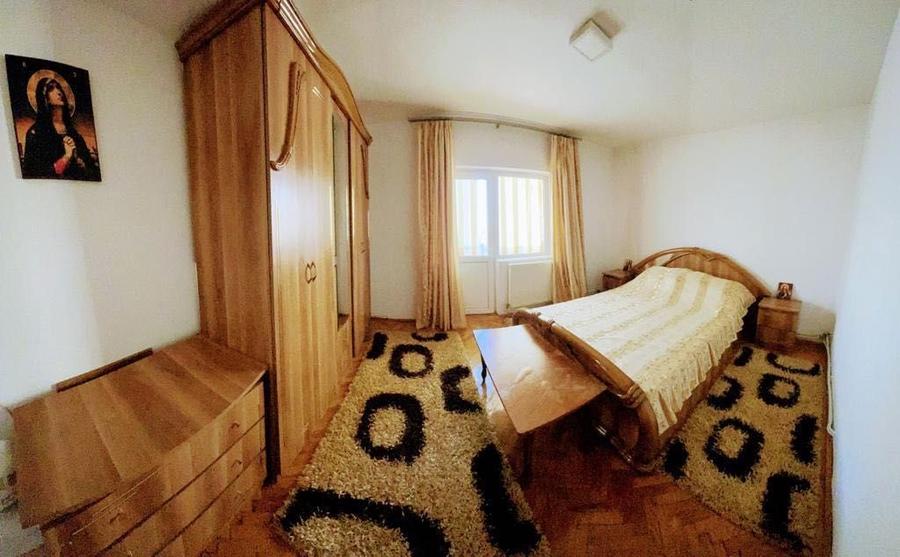 Apartament cu 3 camere decomandat în Mircea-Vodă