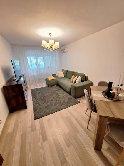 Apartament cu 3 camere decomandat în Mazepa 1