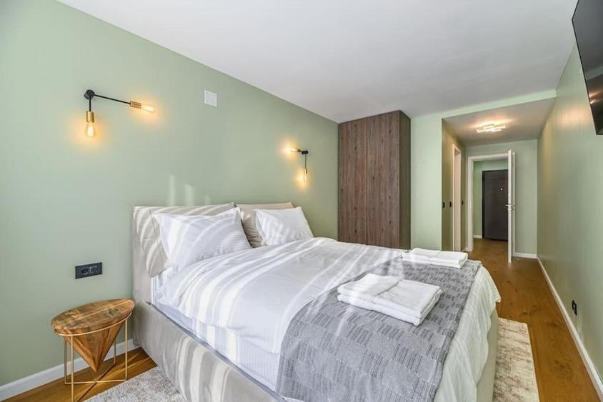 Apartament cu 3 camere decomandat, mobilat în Poiana Brașov