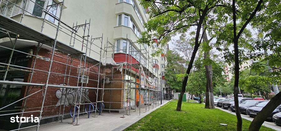 Apartament cu 4 camere în Berceni