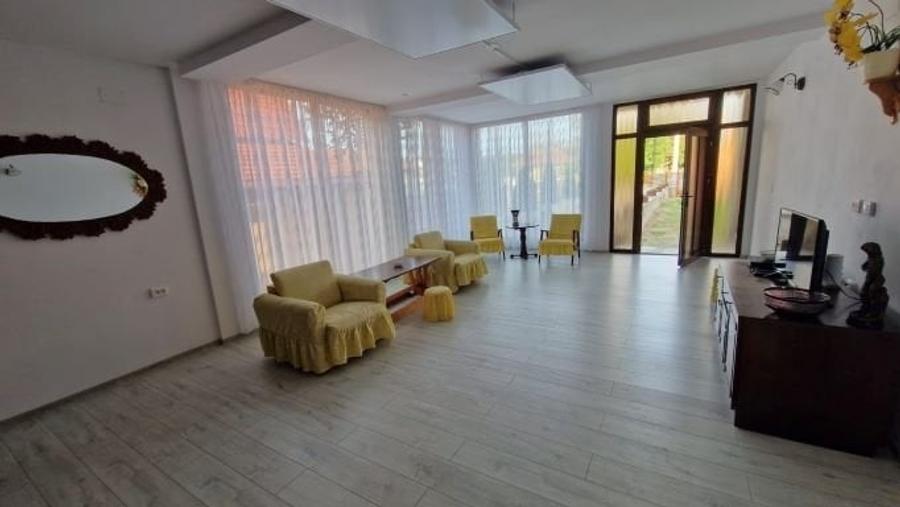Casă individuală cu 4 camere cu Garaj în Călan