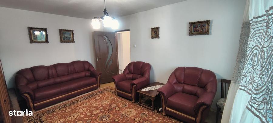 Apartament cu 3 camere decomandat, mobilat în 1 Mai