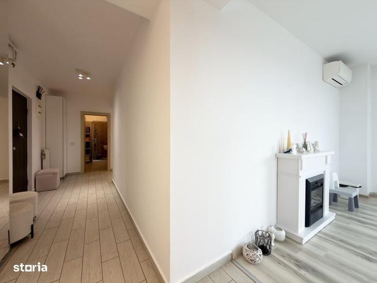 Apartament cu 3 camere decomandat în Palazu Mare