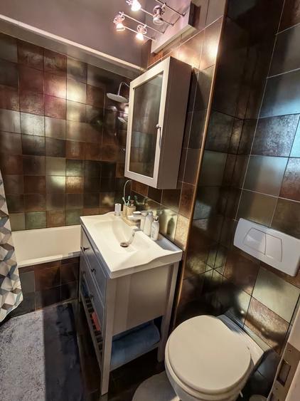 Apartament cu 3 camere semidecomandat, mobilat în Gheorghe Lazăr