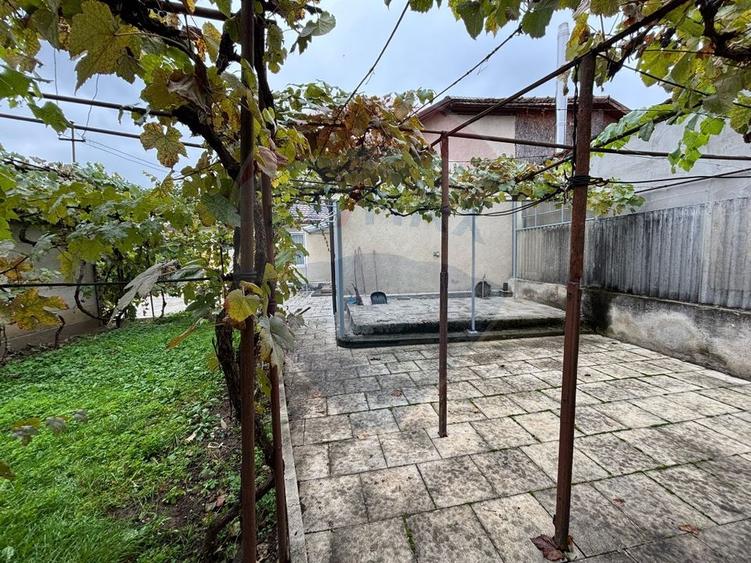 Casă individuală cu 5 camere cu Teren 446 Mp în Ultracentral