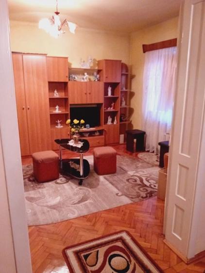 Casă cu 3 camere în Central