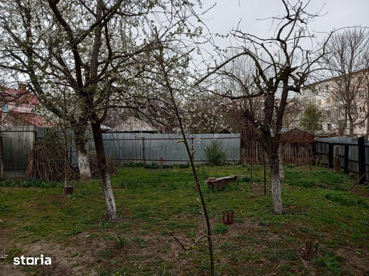 Casă cu 2 camere cu Teren 620 Mp în Central