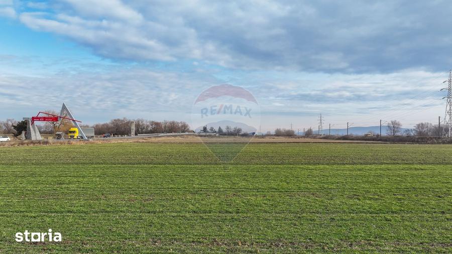 Teren de 5300 mp, în Prejmer