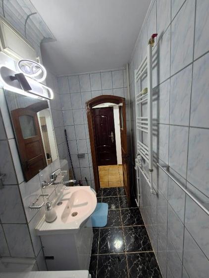 Garsonieră decomandată în 9 Mai