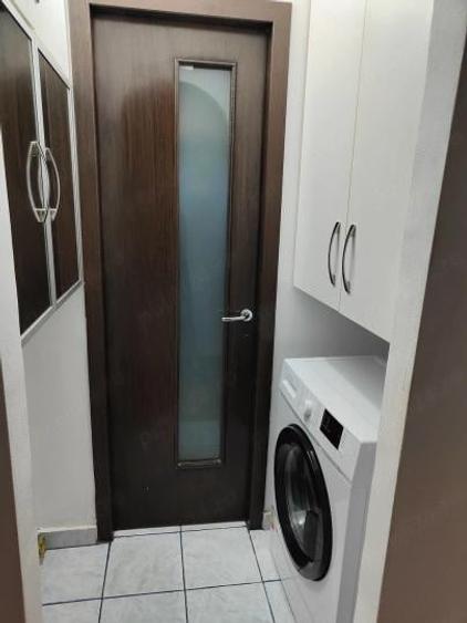 Apartament cu 3 camere semidecomandat, mobilat în Gorjului