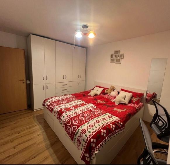 Apartament cu 3 camere decomandat în Micro 5