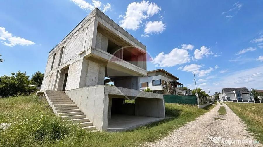 Casă cu 5 camere cu Teren 420 Mp în Corbeanca