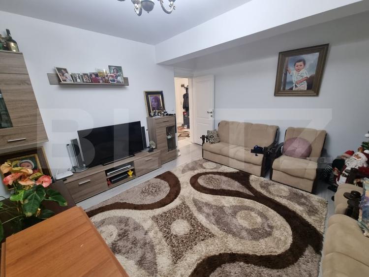 Apartament cu 3 camere decomandat, mobilat în Horpaz