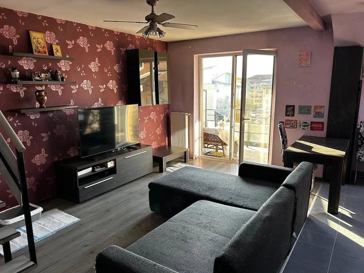 Apartament cu 4 camere semidecomandat în Exterior Vest