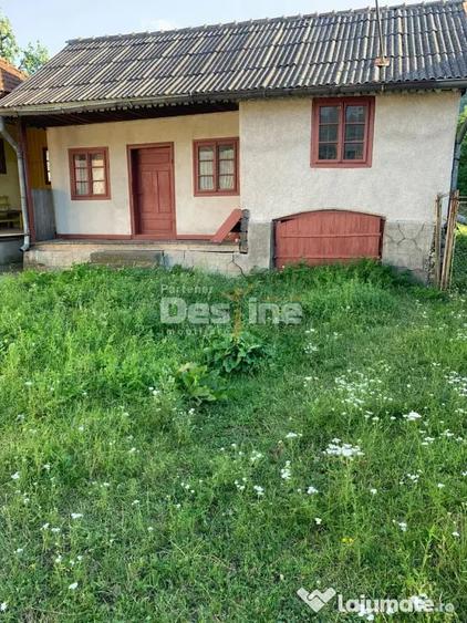 Casă cu 6 camere cu Teren 2793 Mp în Brusturoasa