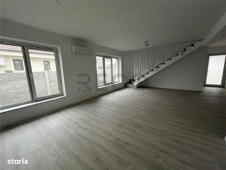Casă cu 4 camere în Rontău