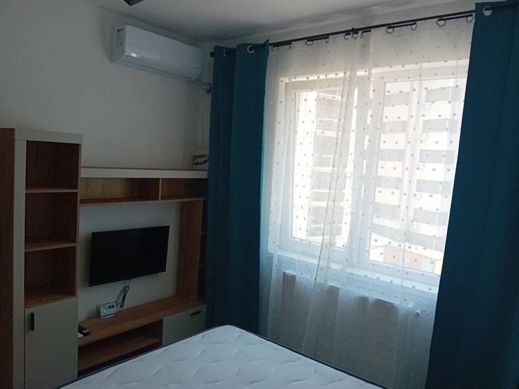 Garsonieră în Roșu