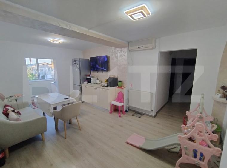 Apartament cu 3 camere decomandat în 1 Mai