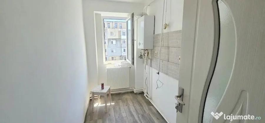 Apartament cu 2 camere semidecomandat în Viziru 3