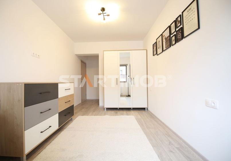 Apartament cu 3 camere decomandat, mobilat în Tractorul