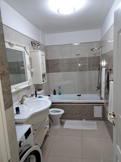 Apartament cu 2 camere decomandat, mobilat în Central