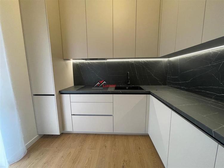 Apartament cu 3 camere decomandat, mobilat în Florești