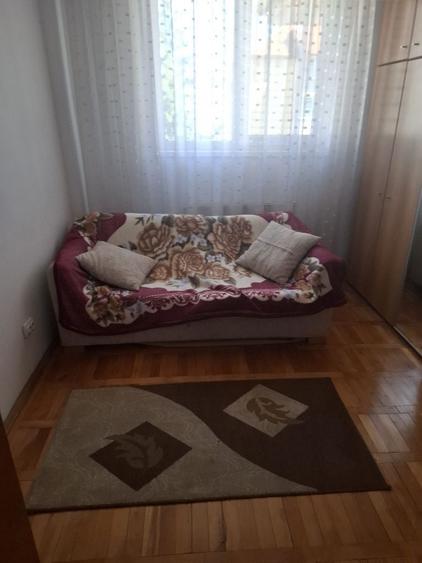 Apartament cu 3 camere în Zăbala