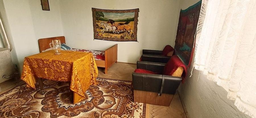 Casă cu 4 camere în Războieni-Cetate