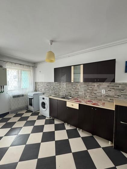 Apartament cu 2 camere semidecomandat, mobilat în Florești