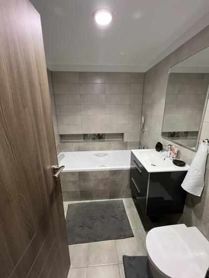 Apartament cu 3 camere decomandat, mobilat în Nerva Traian