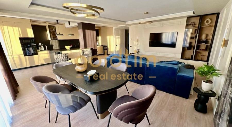 Penthouse cu 5 camere decomandat, mobilat în Pipera